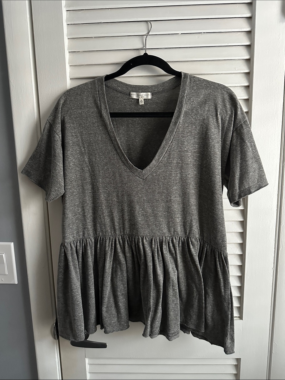 Truly madly deeply peplum gray heathered medium top